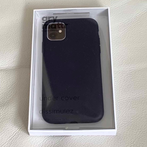 Navy color silicone case for iPhone 11, XR - Brand New - Picture 5 of 7